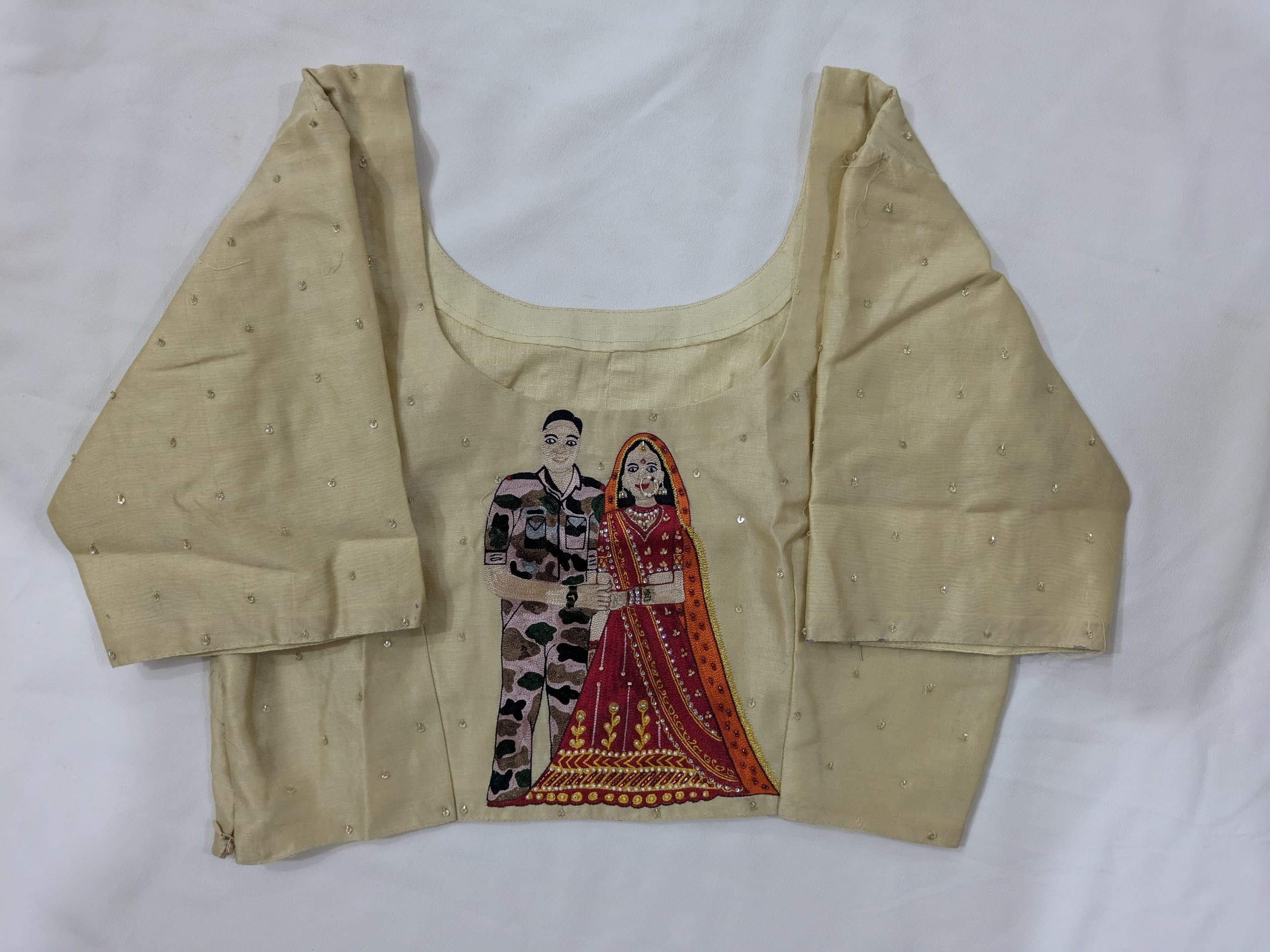 “Sunehri Saaj” (सुनहरी साज)– golden adornment.